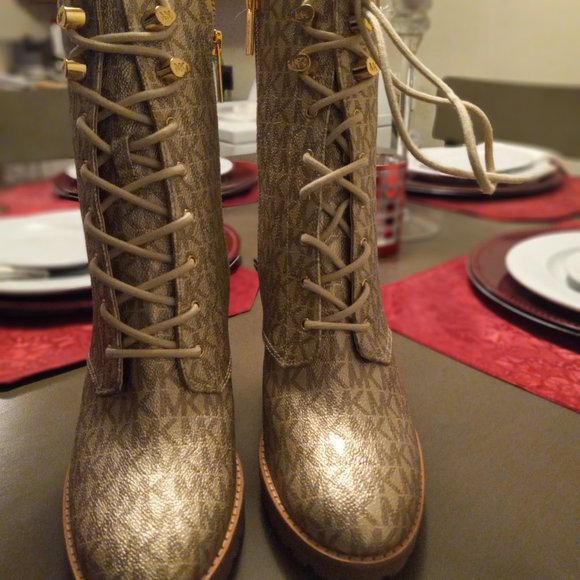 Boots - Picture 1 of 3